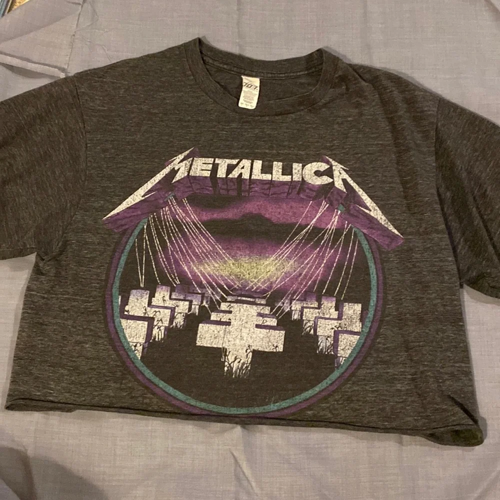 Metallic Crop Top - Picture 1 of 3